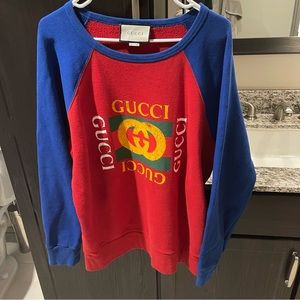 Size M Gucci sweater(fits big like L or XL)good condition Minor cracking on logo